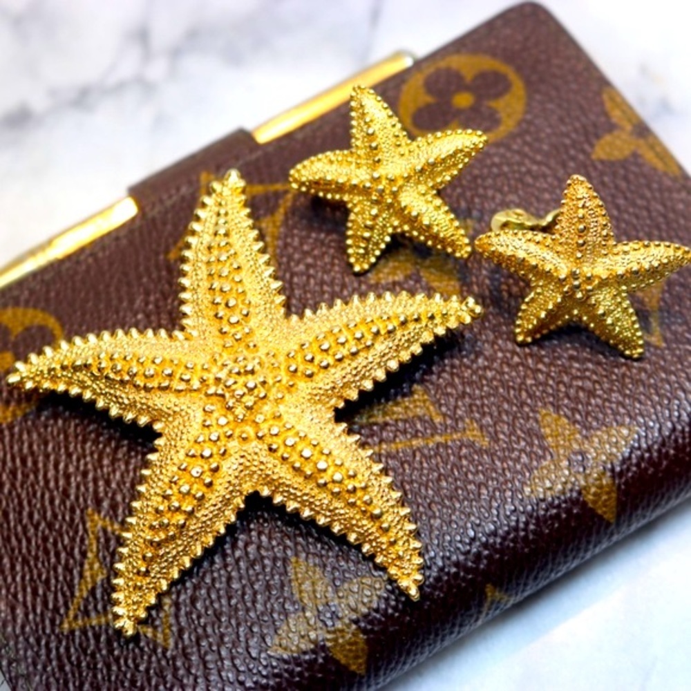 Vintage Monet Starfish Parure - Triple Gold Plated Clip-on Earrings & Brooch EUC